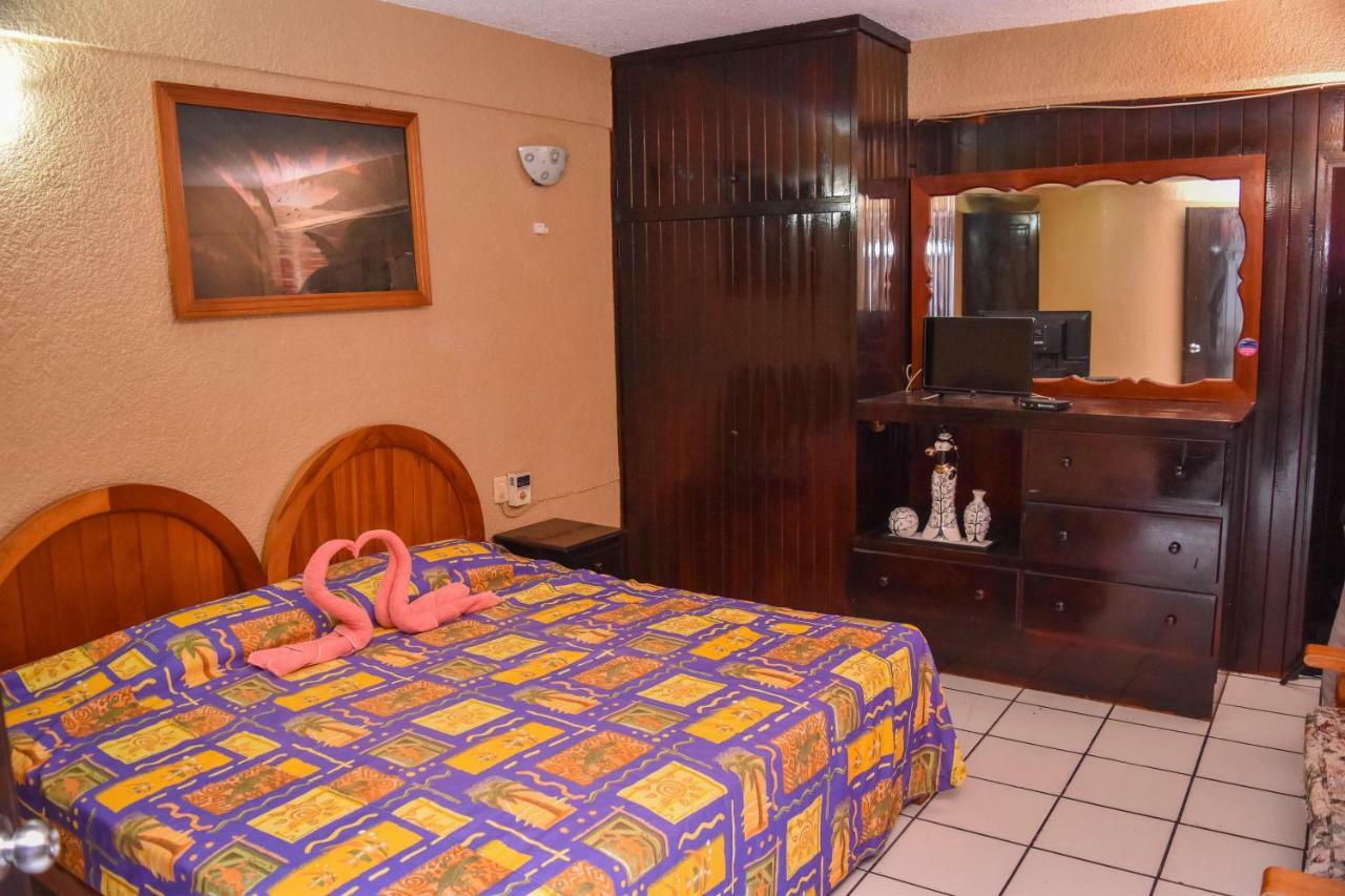 Hotel Gaby Inn Сиуатанехо Экстерьер фото