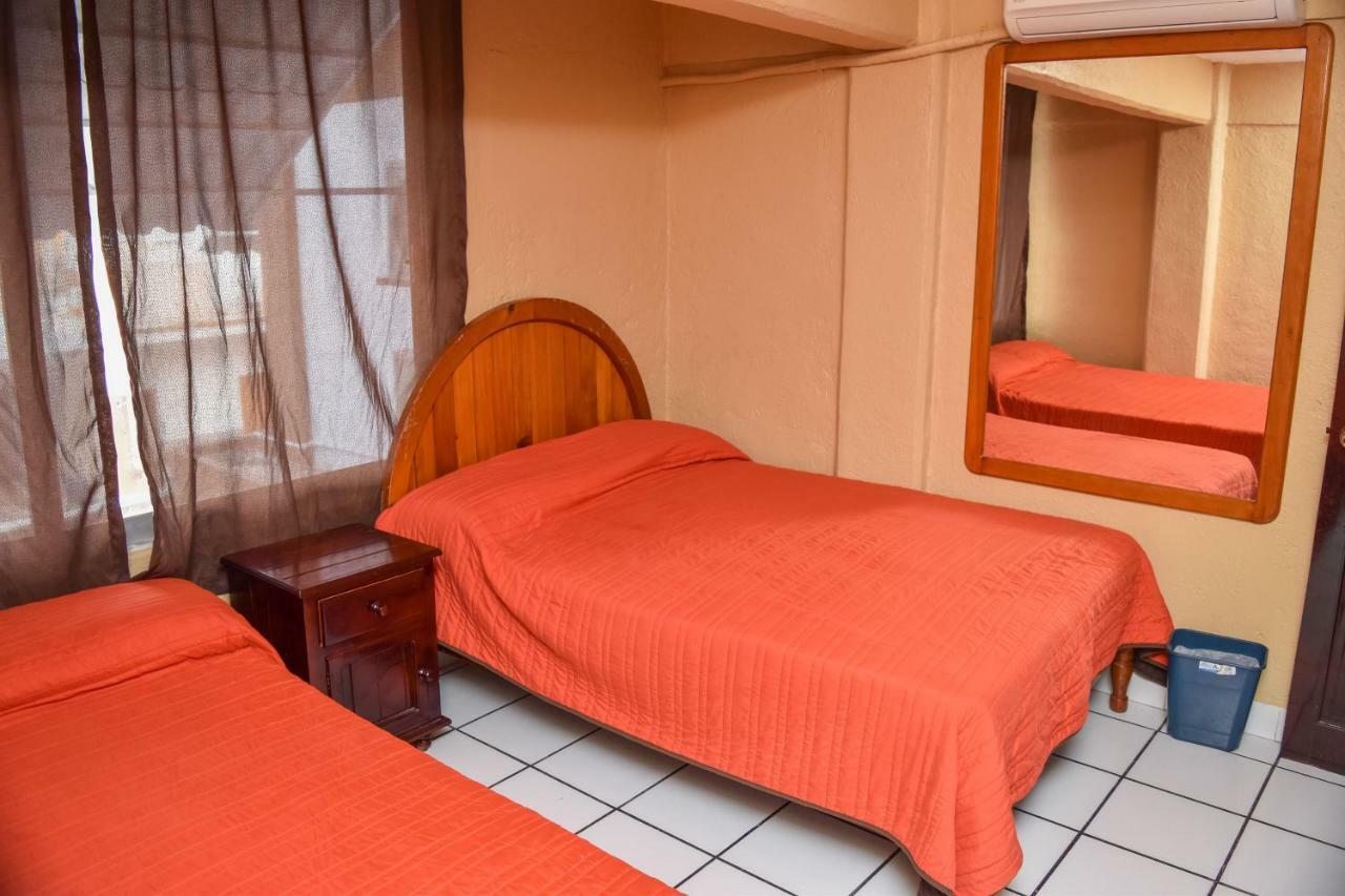Hotel Gaby Inn Сиуатанехо Экстерьер фото