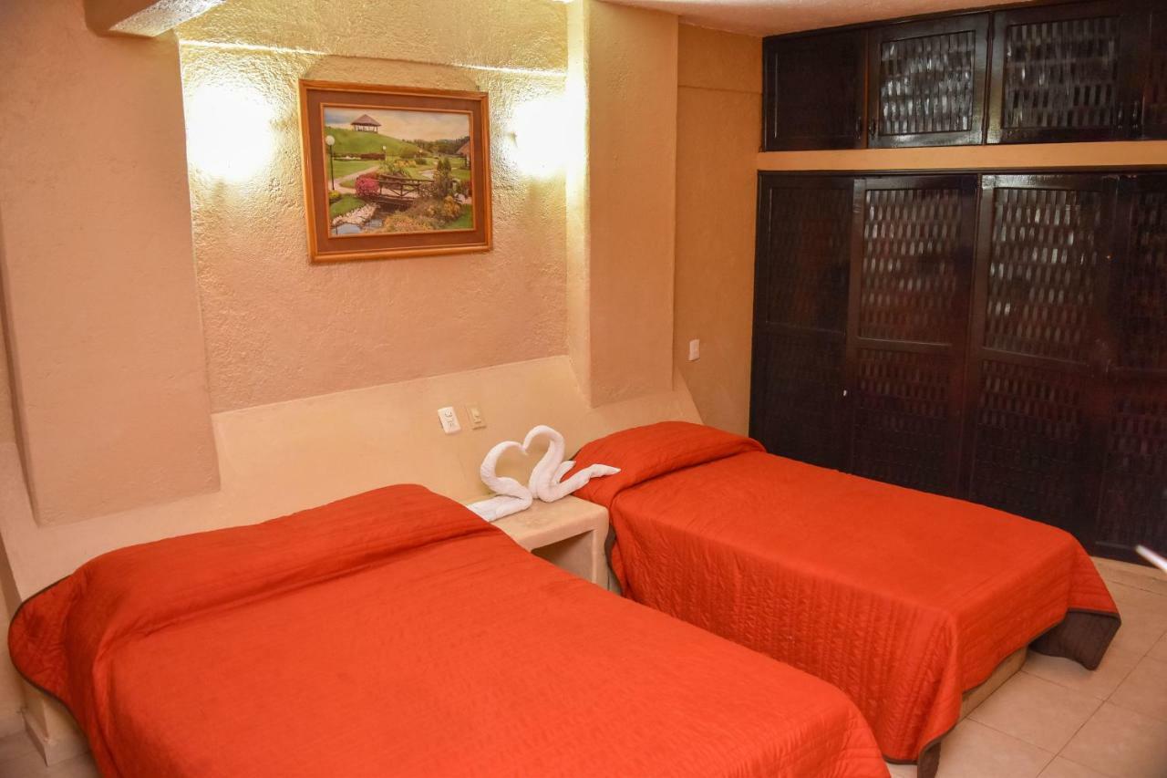 Hotel Gaby Inn Сиуатанехо Экстерьер фото
